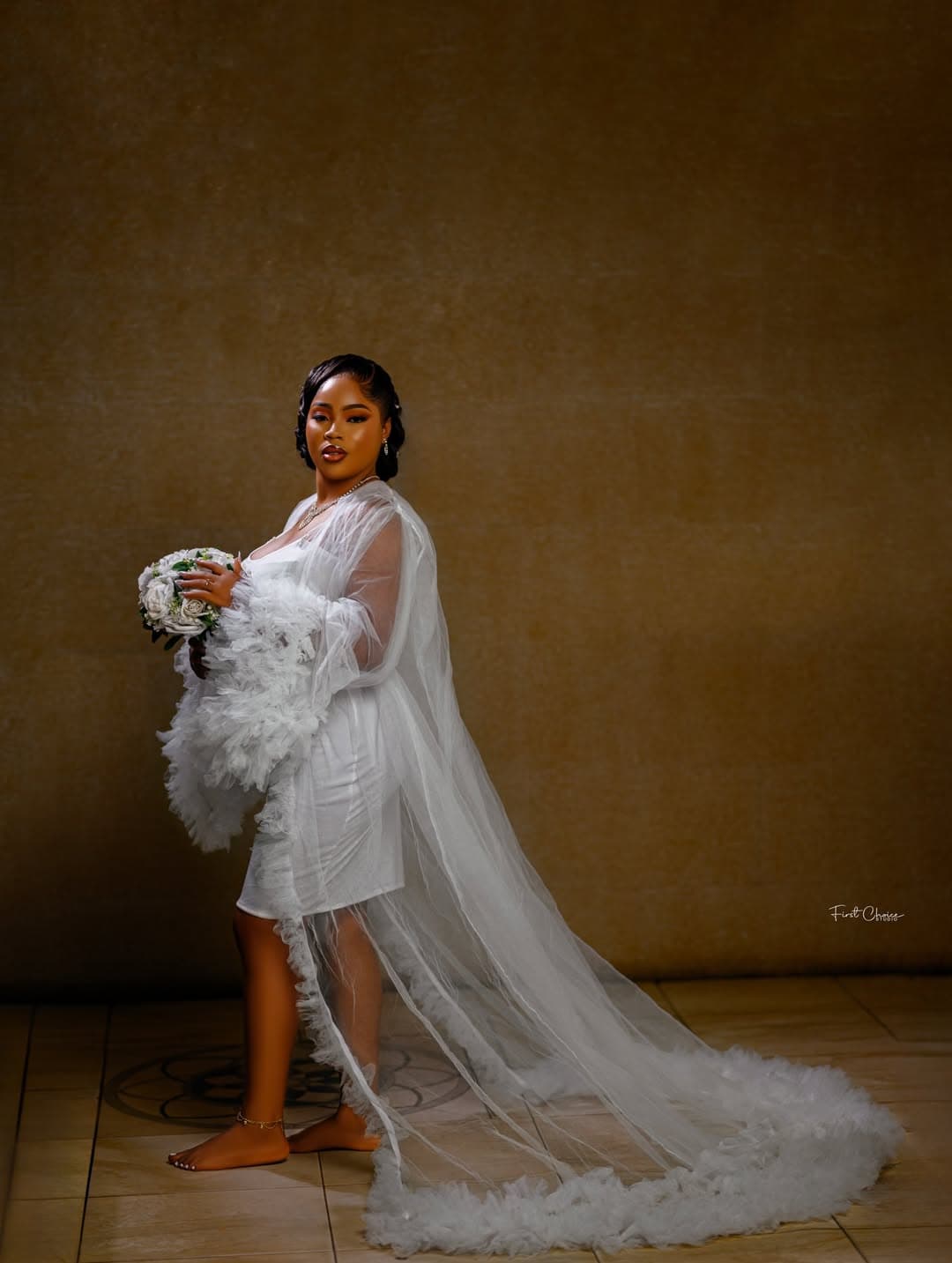 Bridal portrait with bouquet